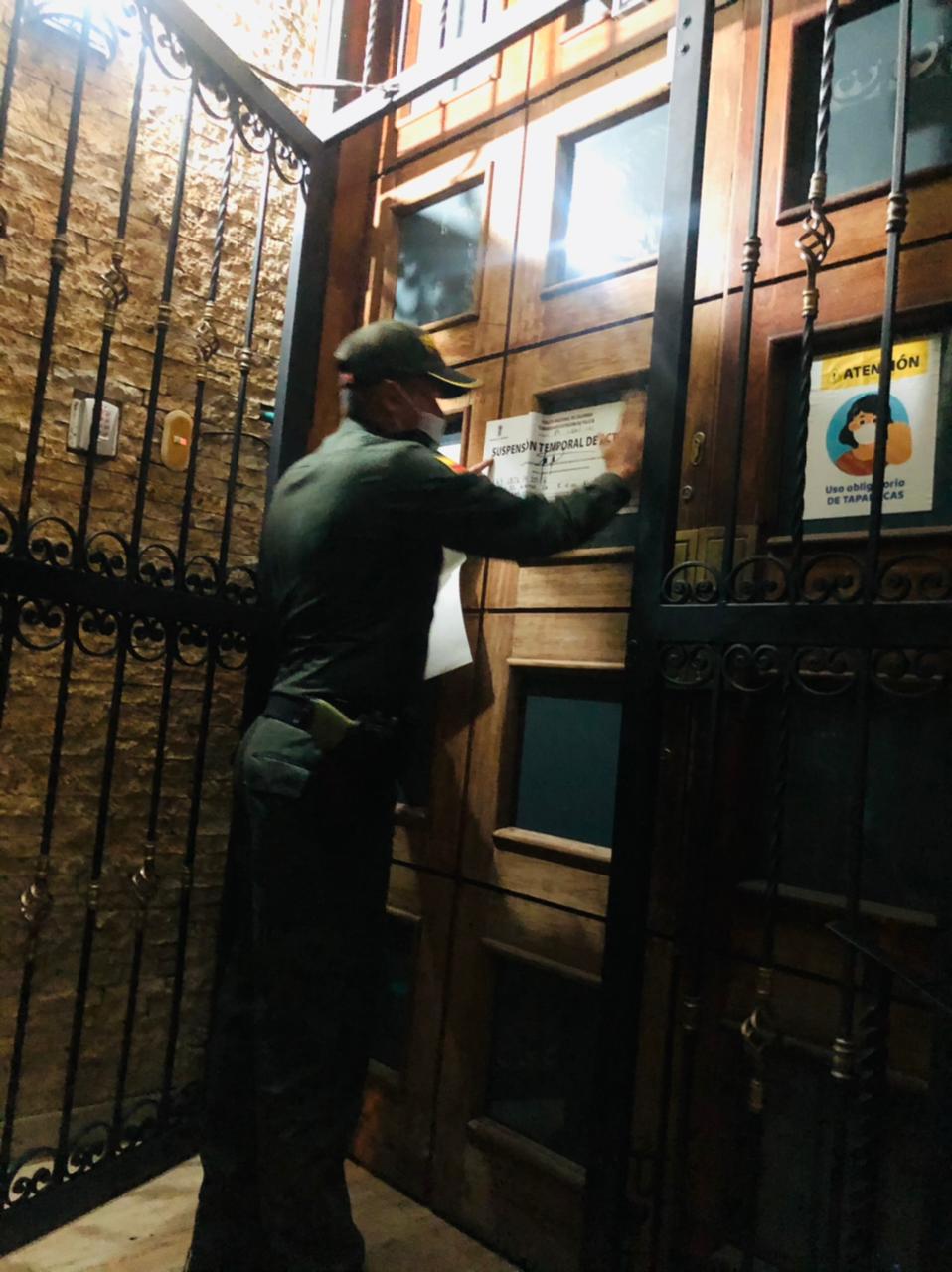 [Video] En un hotel de Medellín se realizó fiesta clandestina con más de 20 personas