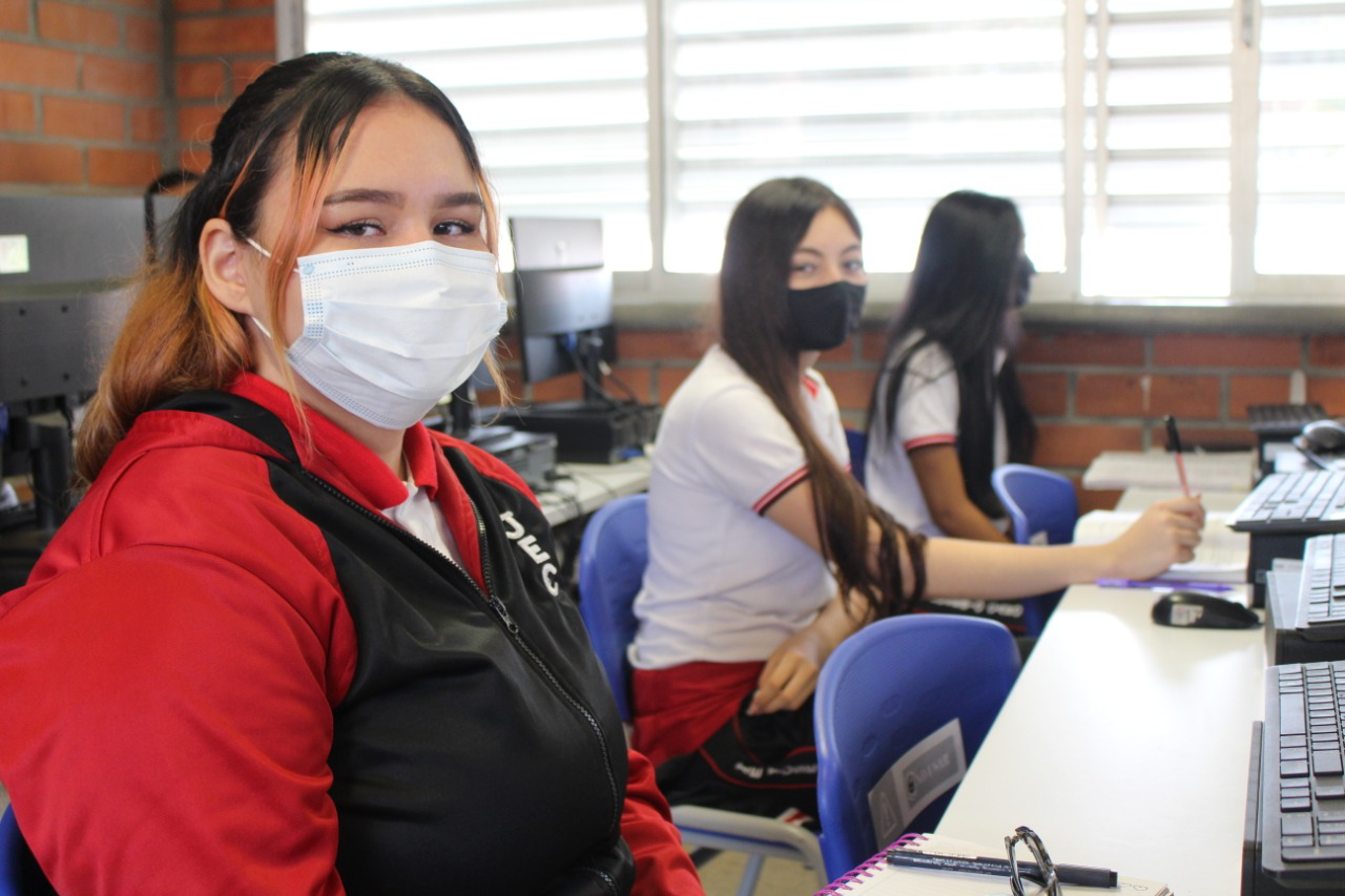 Los estudiantes que estudien en alternancia deberán cumplir con estrictos protocolos de bioseguridad.