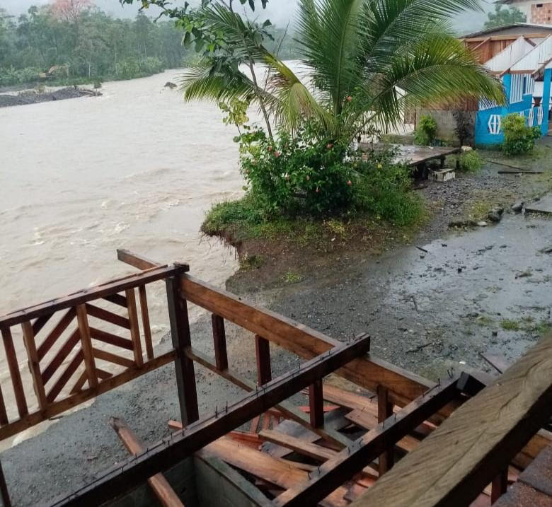 Inundaciones en Vigía del Fuerte por el desbordamiento de los ríos Murrí y Arquía.