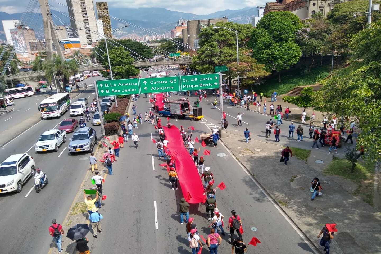 Movilización por el centro de Medellín.