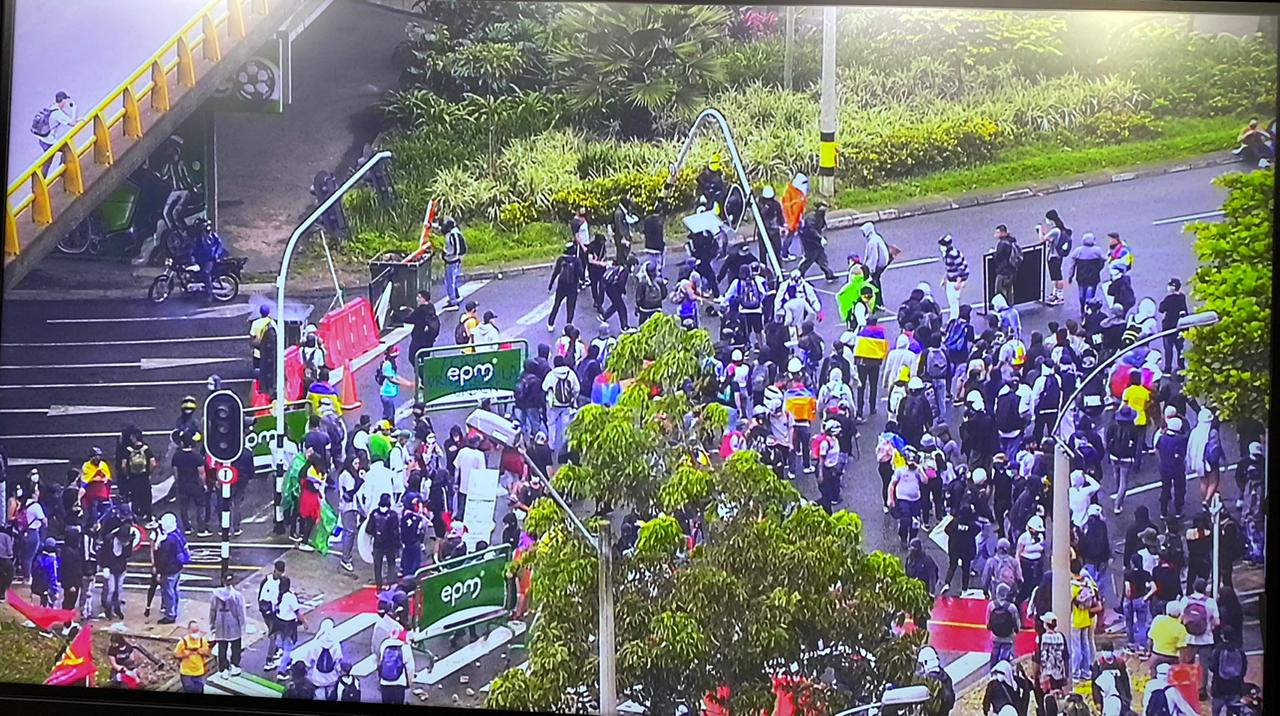 Estas personas fueron retirados del sector con personal del Esmad, informaron las autoridades.