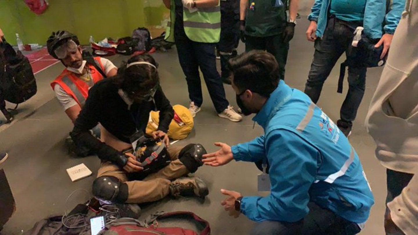 Atención al periodista agredido en Medellín.