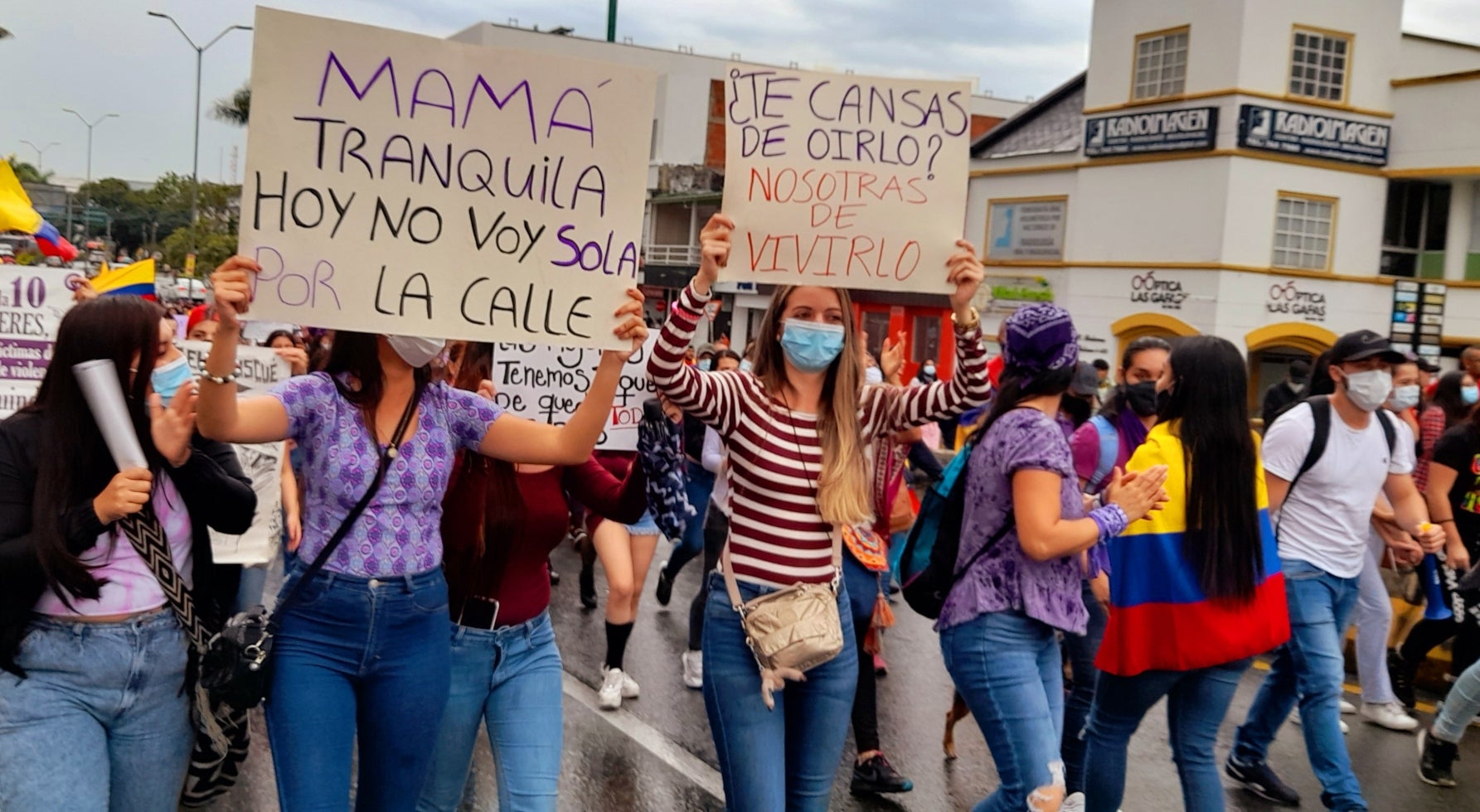 MUJERES MARCHA