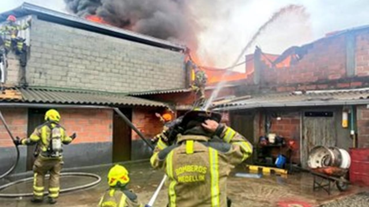 En la conflagración no se presentaron personas lesionadas, informaron las autoridades