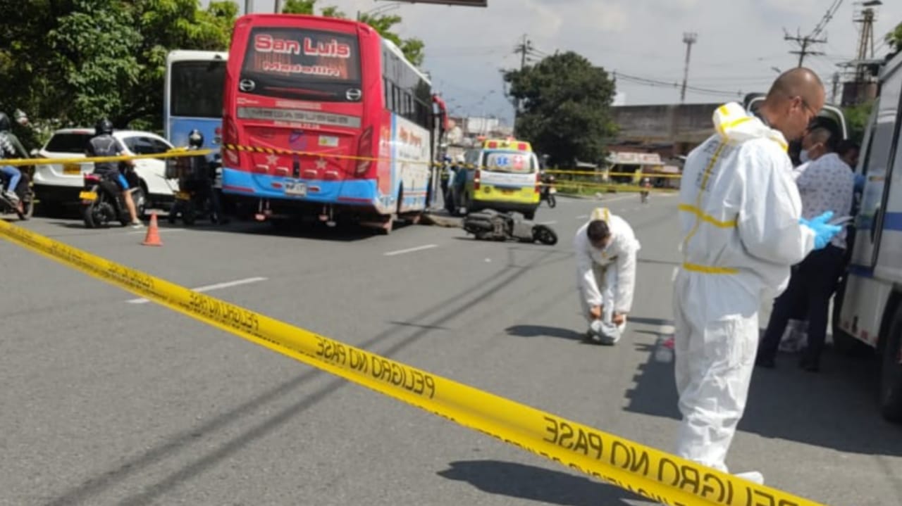 Motociclista falleció al ser arrollado por un bus en inmediaciones de la Terminal del Norte en Medellín
