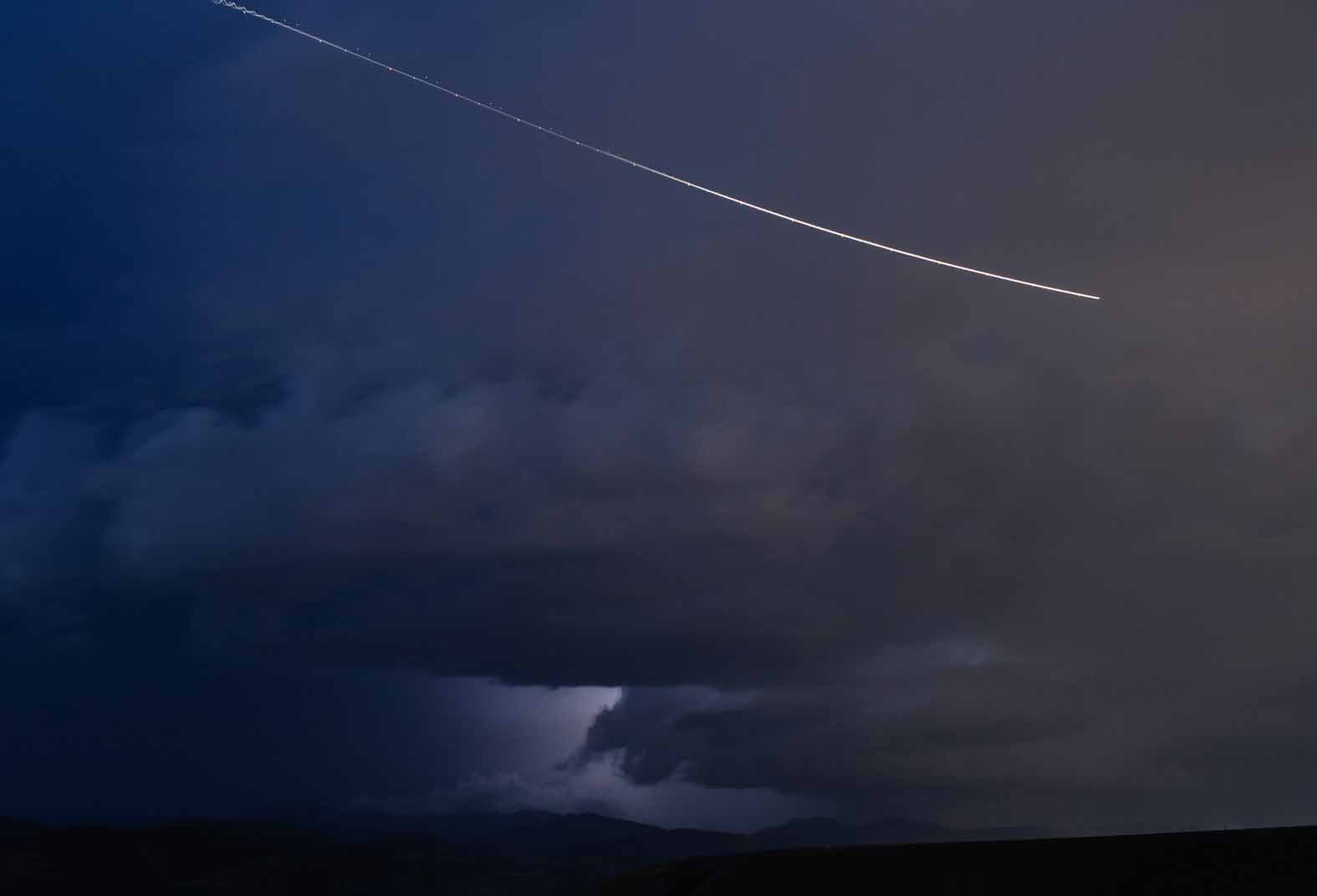 Meteoro - cometa - objeto luminoso