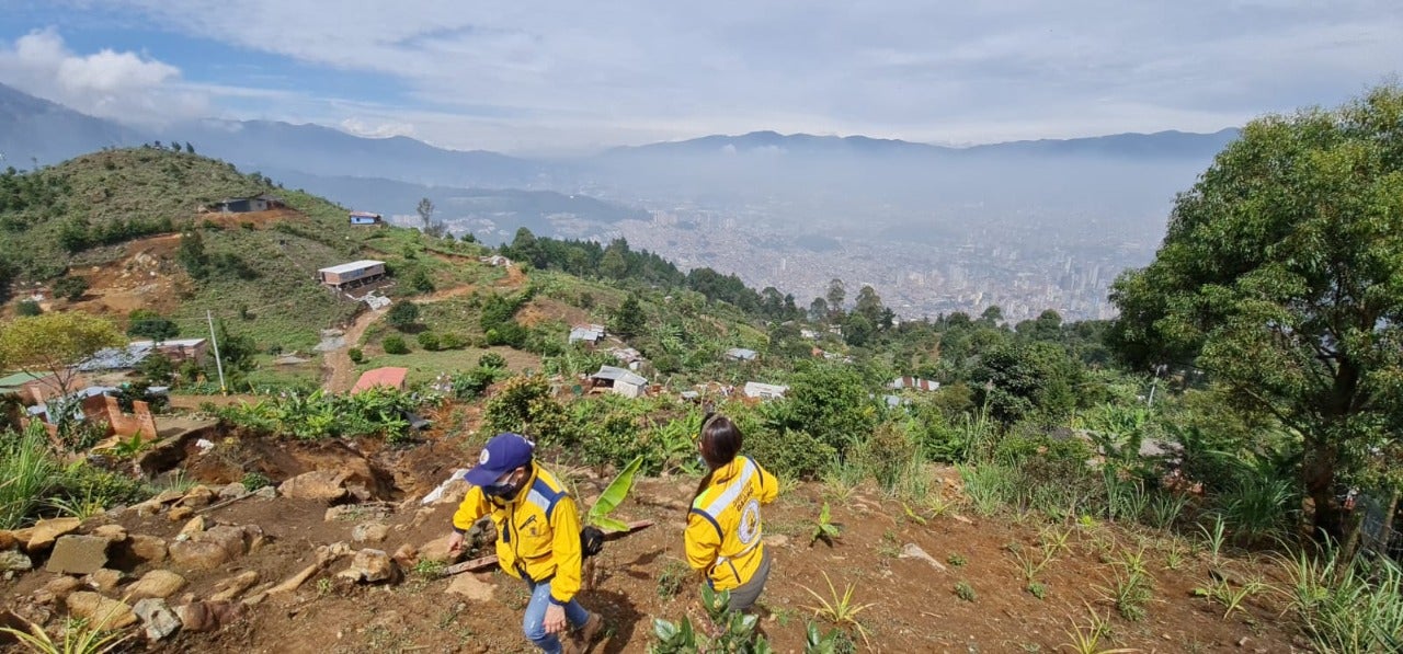 15 viviendas afectadas dejó movimiento en masa en Santa Elena