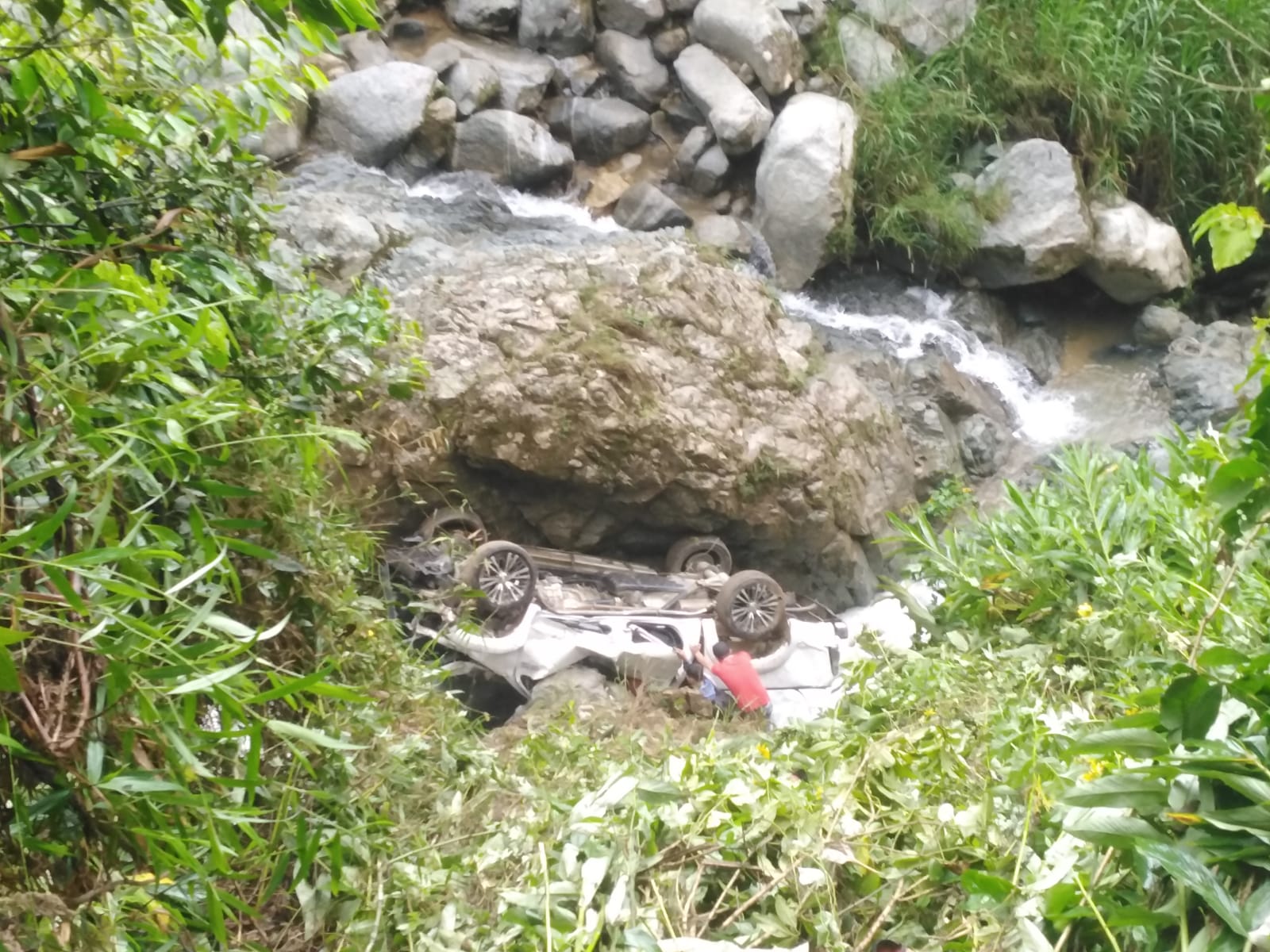 Dos personas muertas y dos más heridas, dejó terrible accidente en Cocorná, Antioquia