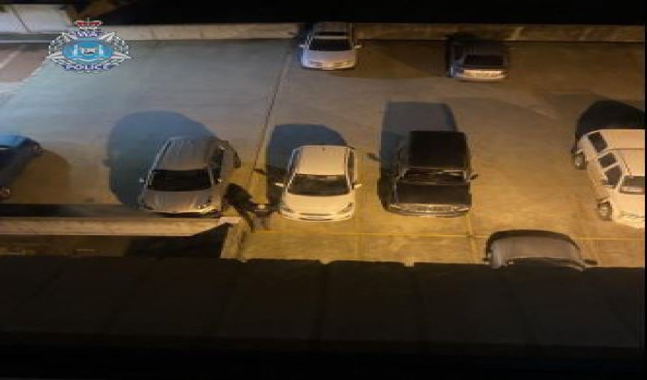 Hombre escapa de confinamiento