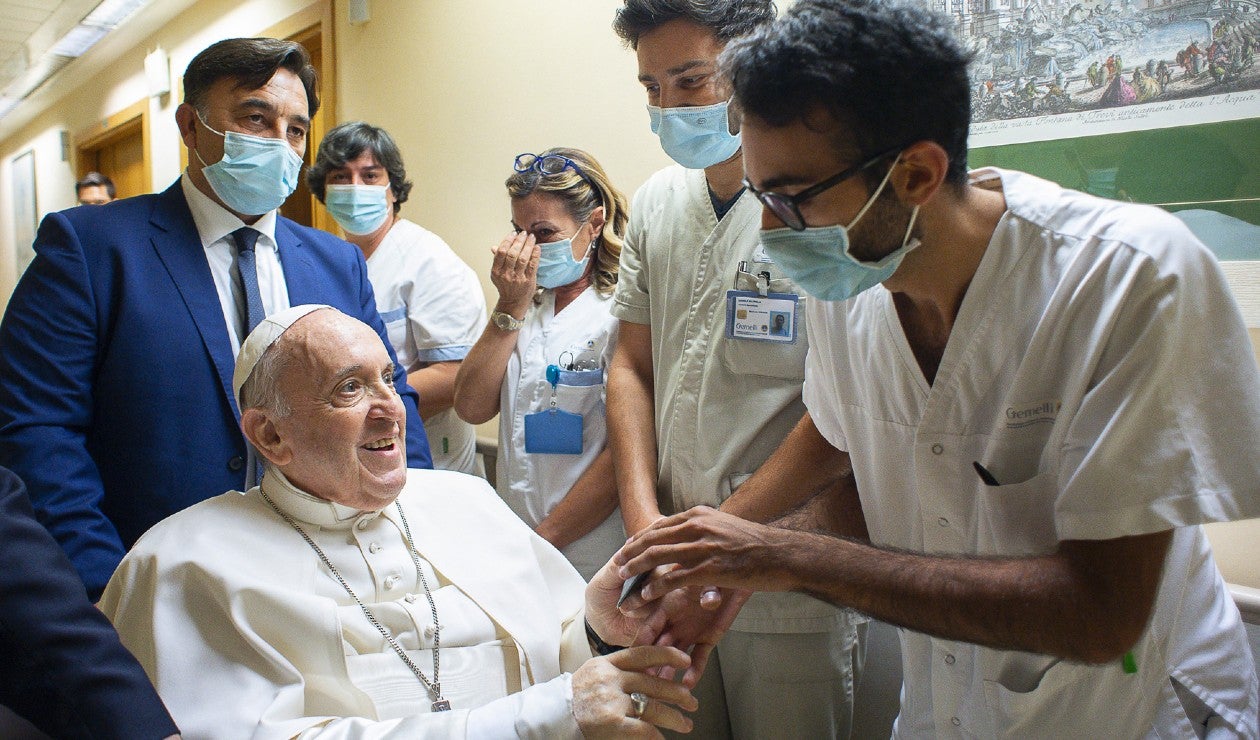 Papa Francisco hospitalizado
