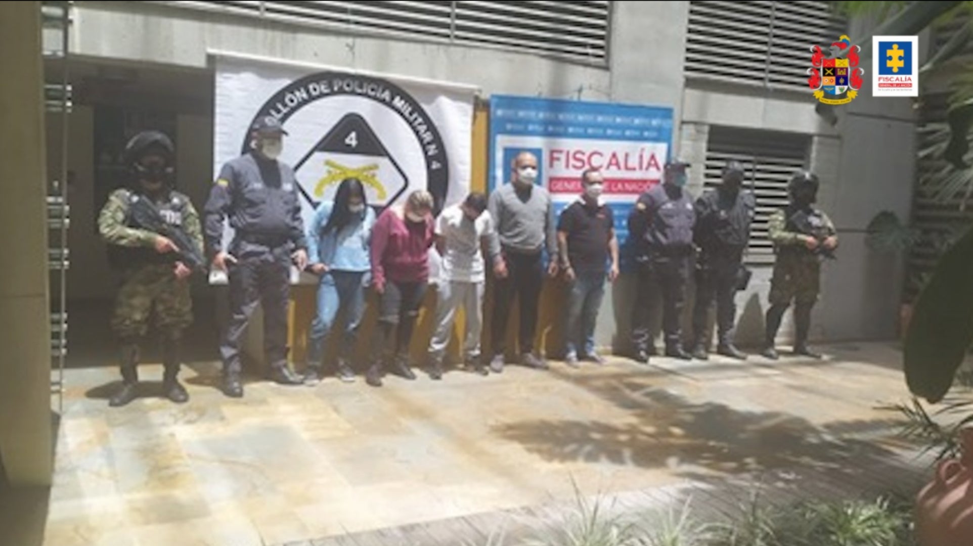 Los procesados habrían adquirido más 2300 equipos móviles de manera ilegal, informó la Fiscalía.