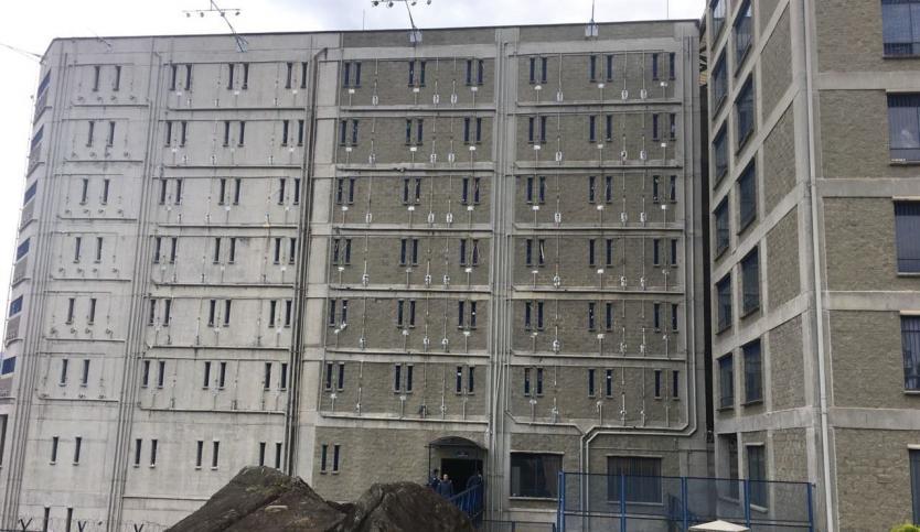 Este centro penitenciario presenta además una falla geológica que pone en riesgo este lugar.