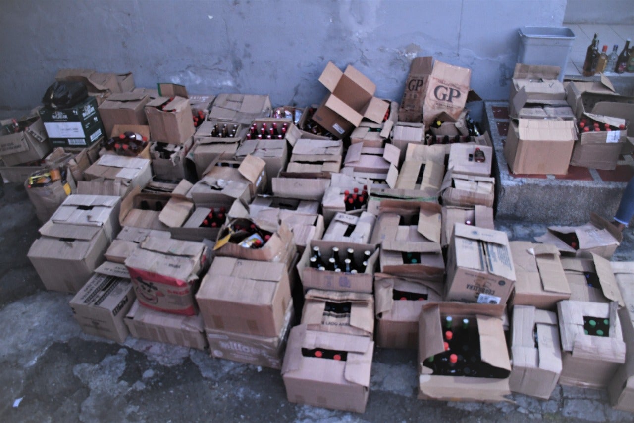 En estos operativos fueron incautadas más de 1.400 unidades de licor y más de 10.000 cajetillas de cigarrillos de contrabando.