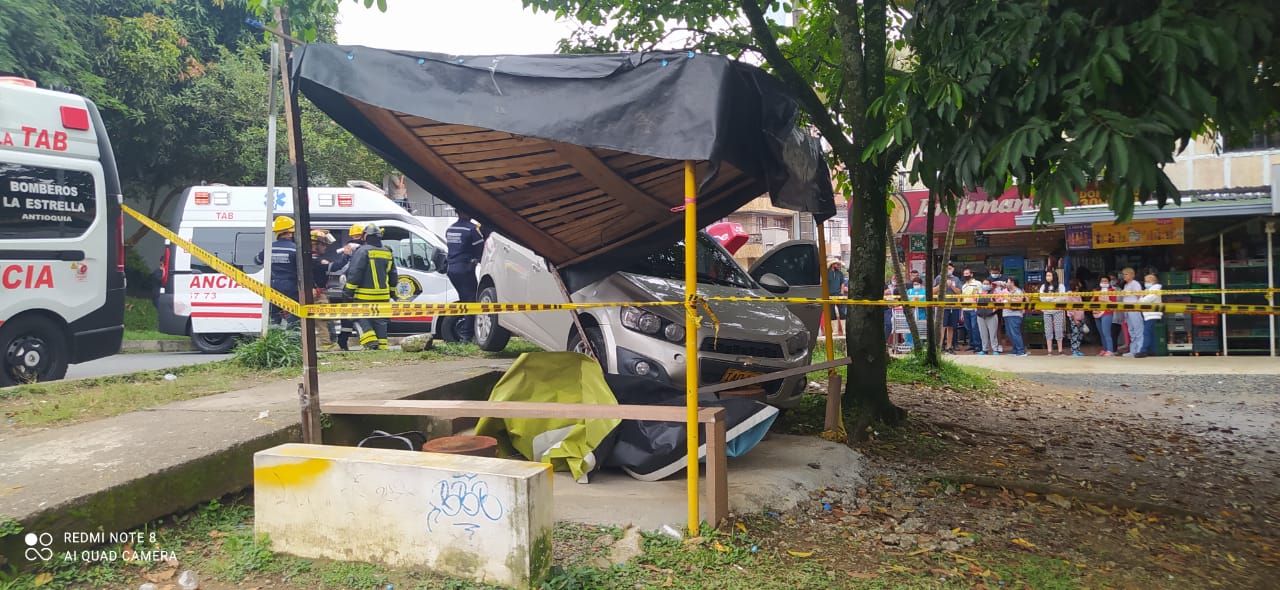 A punta de bala enciende a conductor en La Estrella, Antioquia