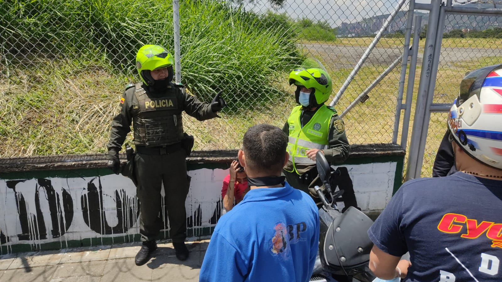 Comunidad recibió a garrotazos a fletero en el barrio Belén de Medellín