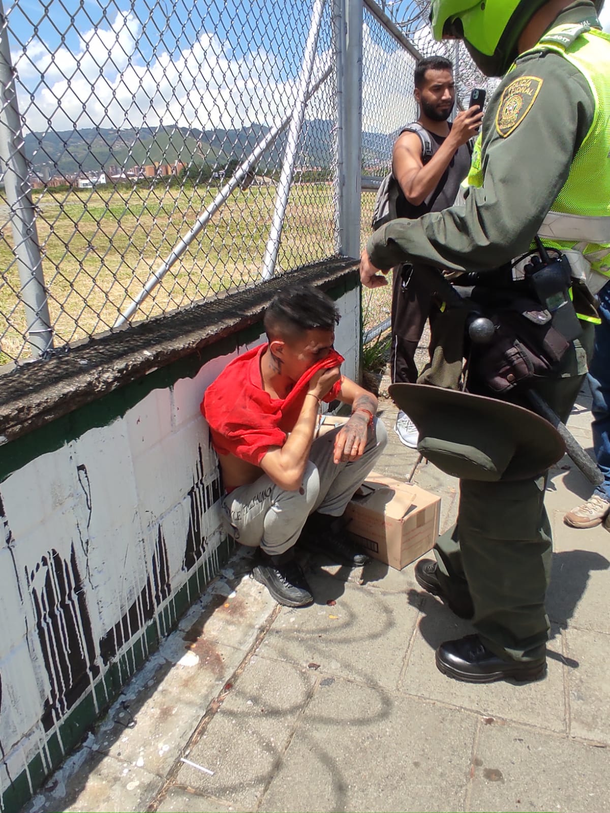 Comunidad recibió a garrotazos a fletero en el barrio Belén de Medellín