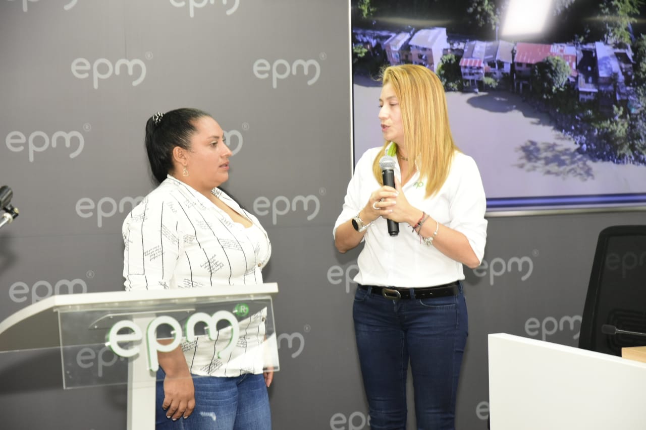 Momento en el que EPM pide perdón a los afectados por Hidroituango.