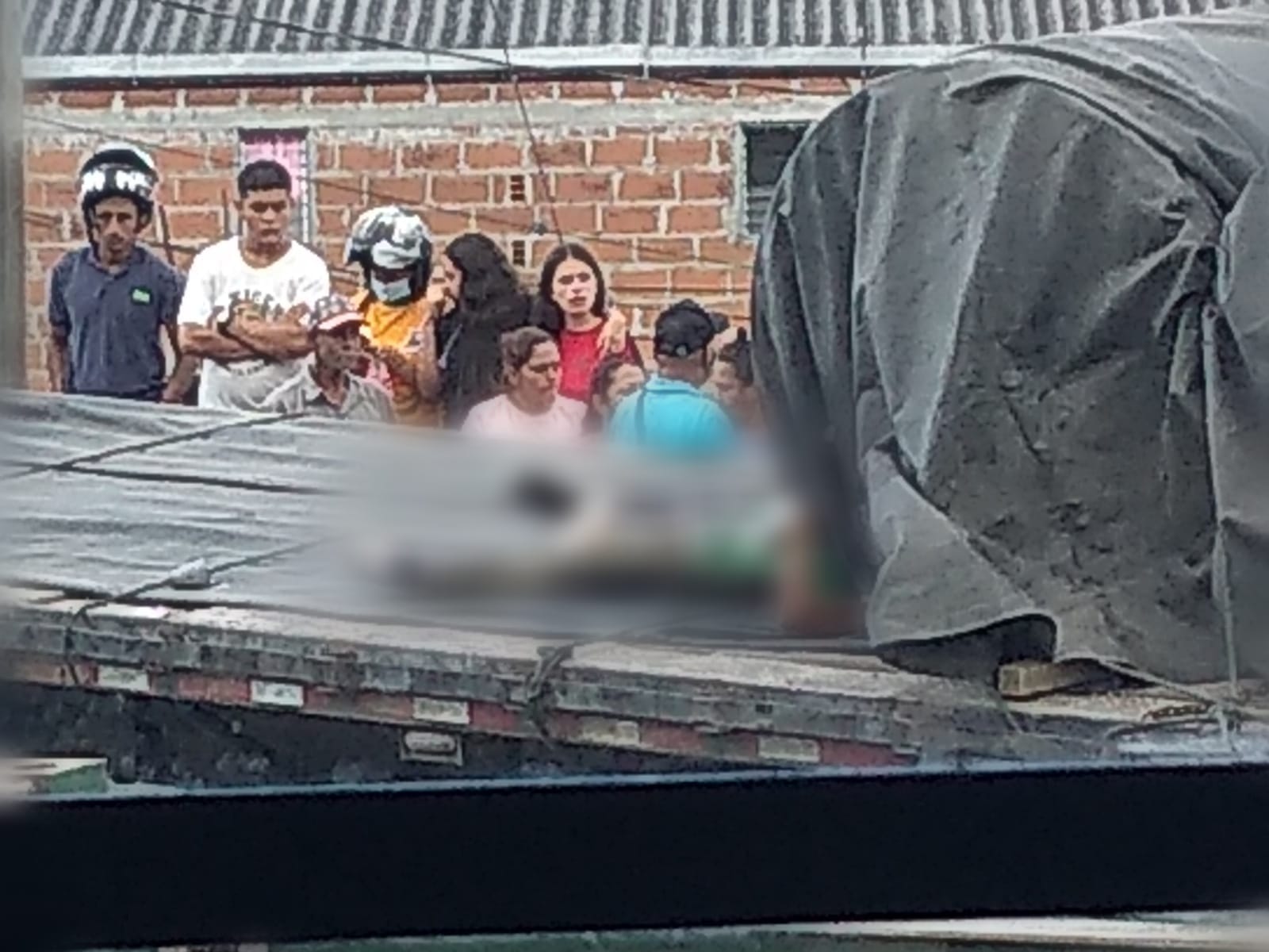 Murieron aplastados en un camión de carga