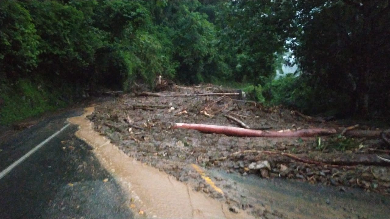 Las fuertes precipitaciones han generado el cierre de otras vías del departamento.