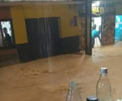 Las intensas lluvias dejan hasta el momento 400 personas damnificadas y 100 viviendas afectadas.