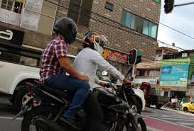 ¿En Medellín se prohibirá la movilización del parrillero hombre?