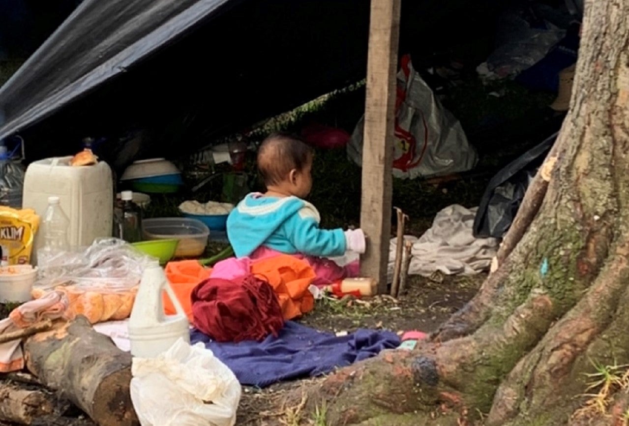 Niño Embera jugando en el Parque Nacional