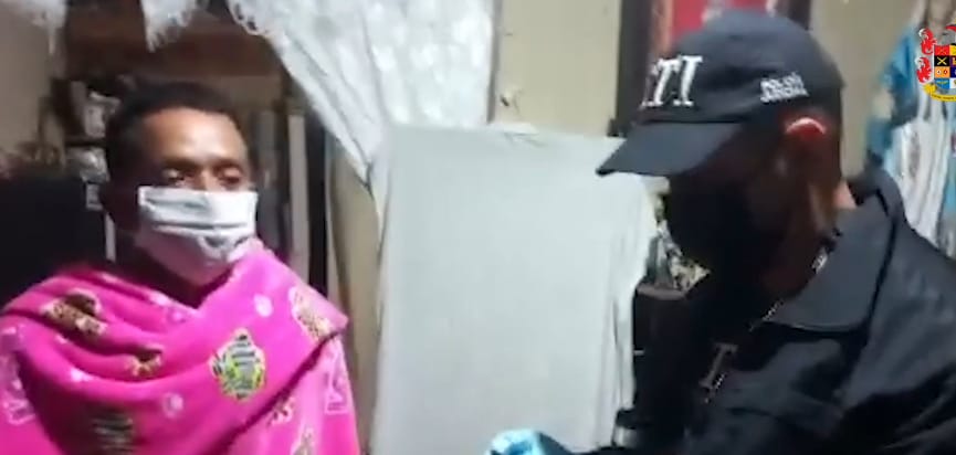 Sacaron del hueco al “ratón” por vender droga en Medellín