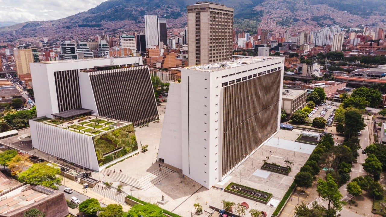 La administración recomendó a las personas realizar las diligencias por los canales virtuales.