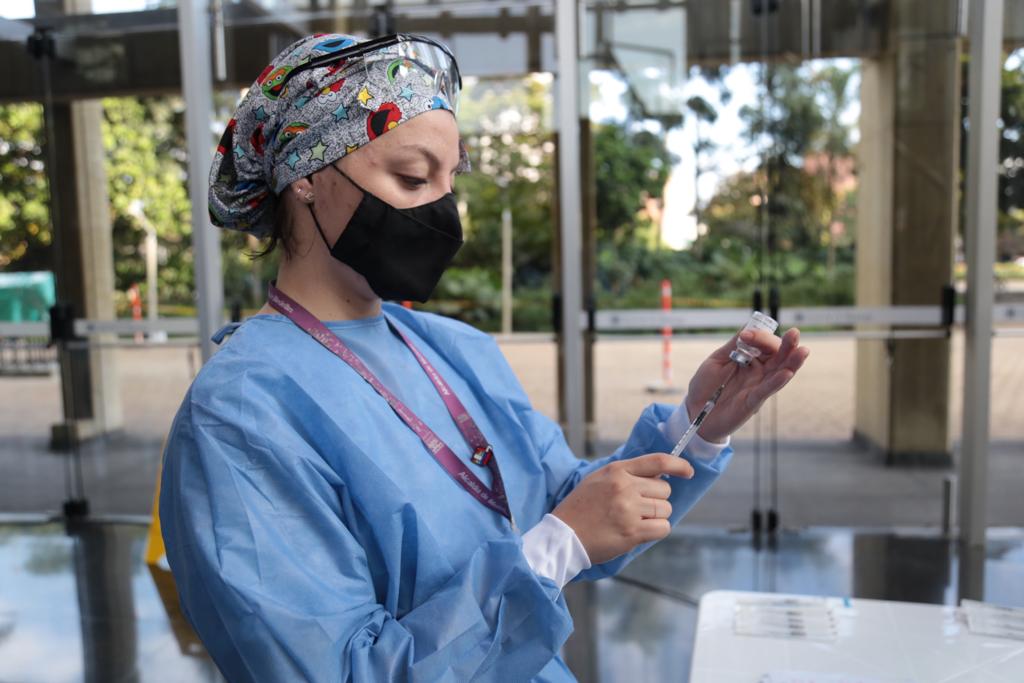 Los biológicos están listos para completar los esquemas.