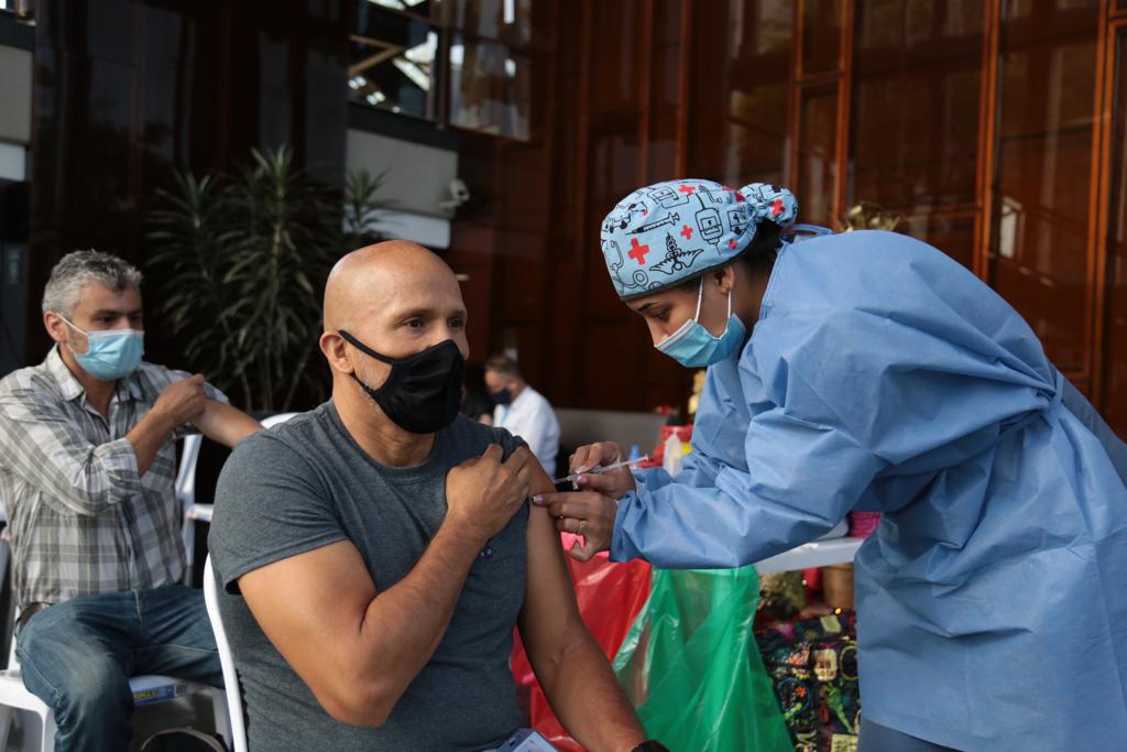 Los biológicos están distribuidos en primeras, segundas y dosis de refuerzo, informó la Alcaldía de Medellín.