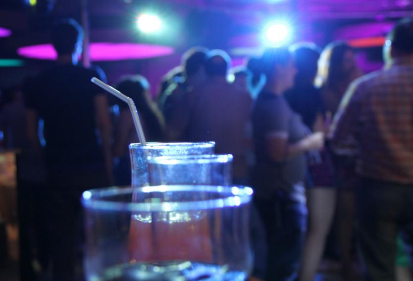 A partir de mañana, los bares y discotecas de Medellín abrirán hasta las 6 am