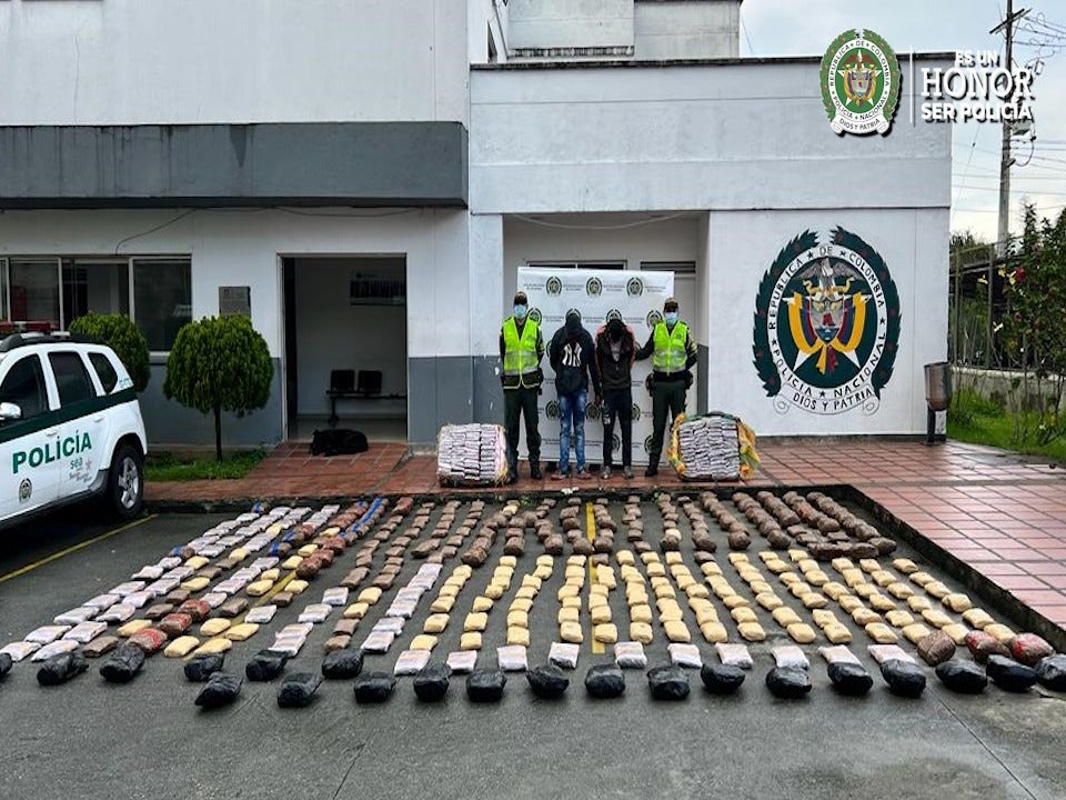 En este operativo una moto y un vehículo fueron inmovilizados.