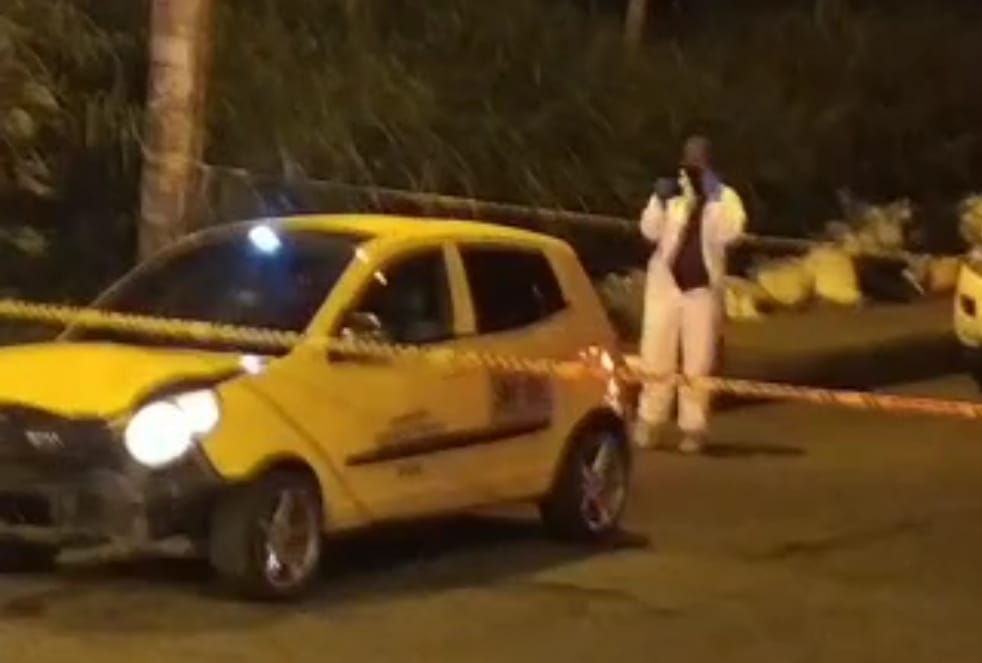Balearon a pasajero de un taxi en Aranjuez: una persona muerta y herida dejó el ataque