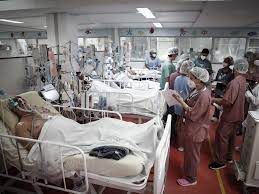 La ocupación UCI se mantiene en el 90.58%.