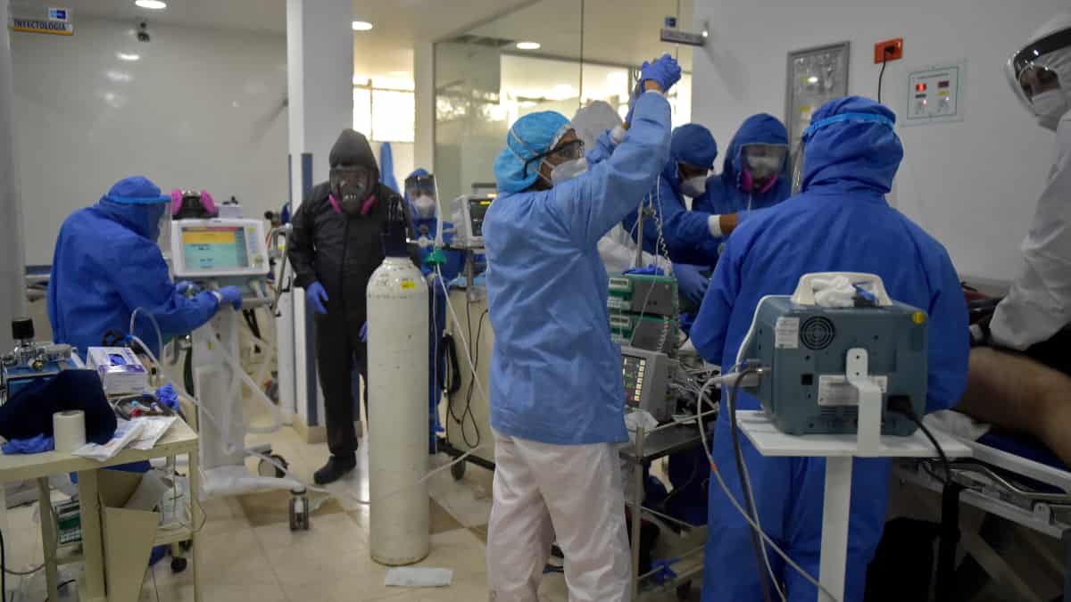 Los médicos insisten en la instalación de hospitales de emergencia.