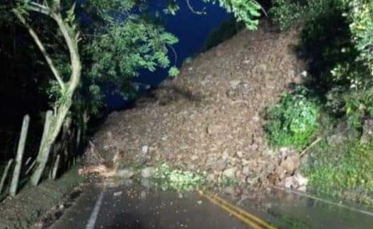 Esta vía comunica a Medellín con Chocó y el suroeste antioqueño.