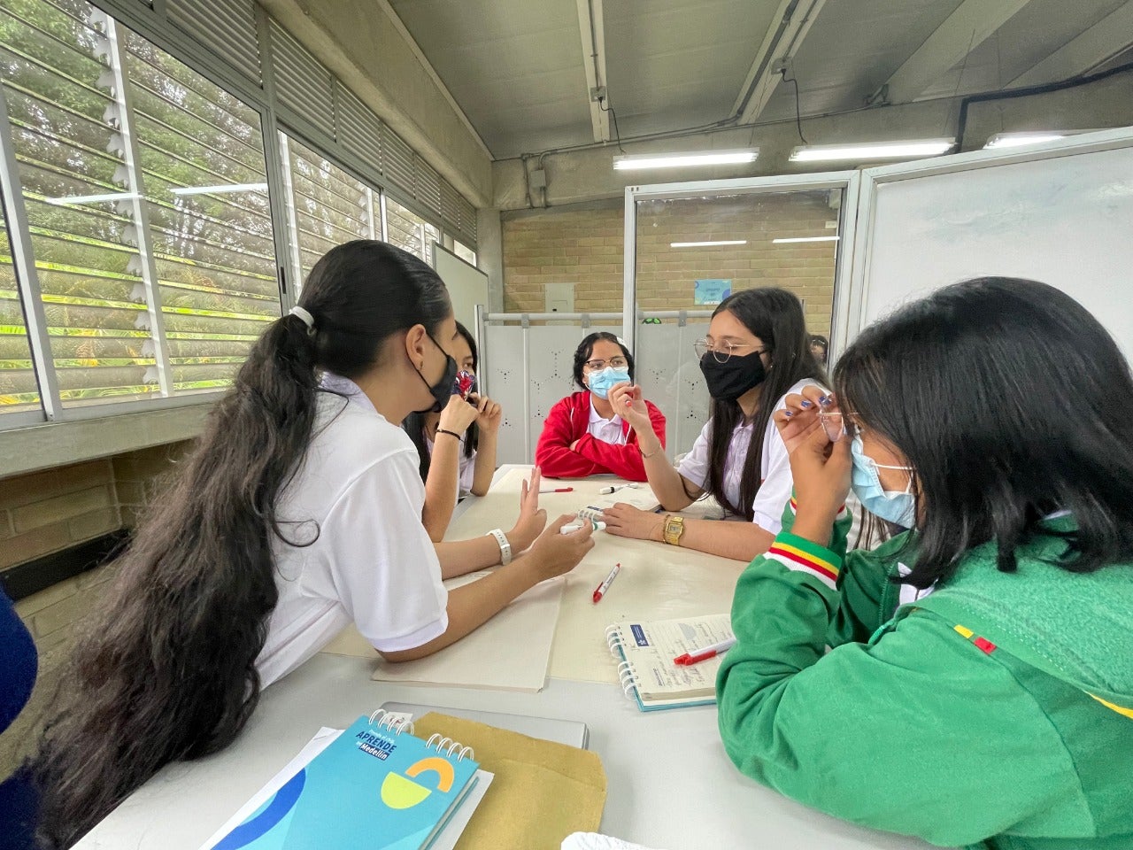 Referencia clases en escuelas de Medellín.
