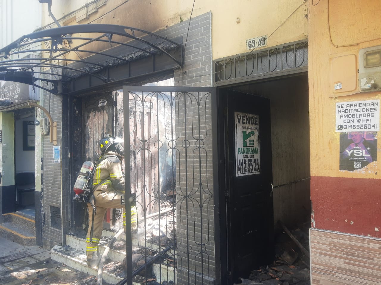 Incendio arrasó con una barbería en Manrique