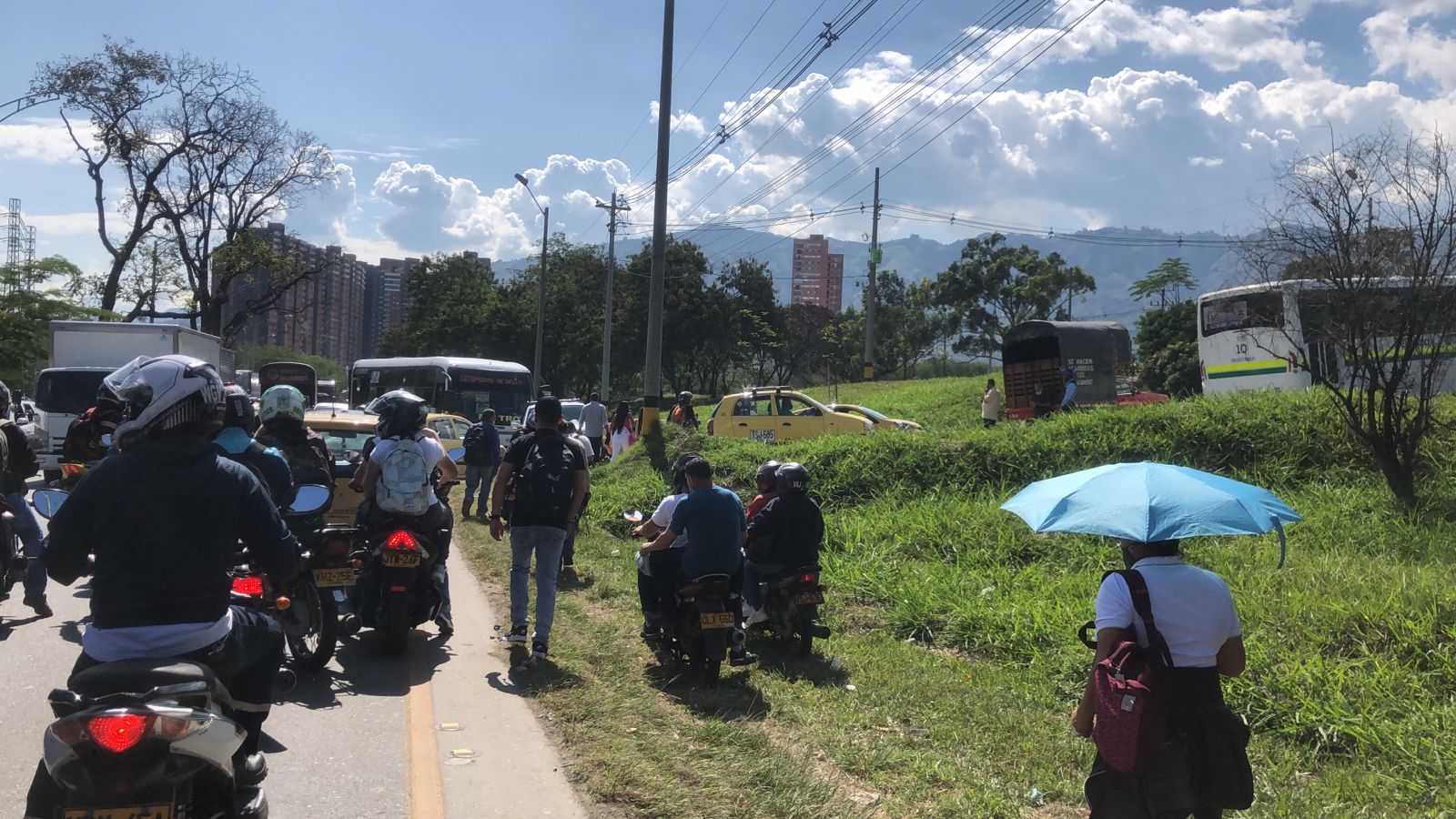 Cerca de dos horas estuvo cerrada esta vía del norte del Valle de Aburrá.