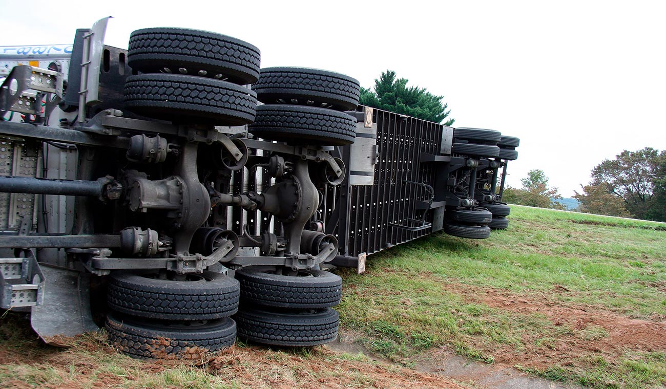 Accidente de camión en la vía