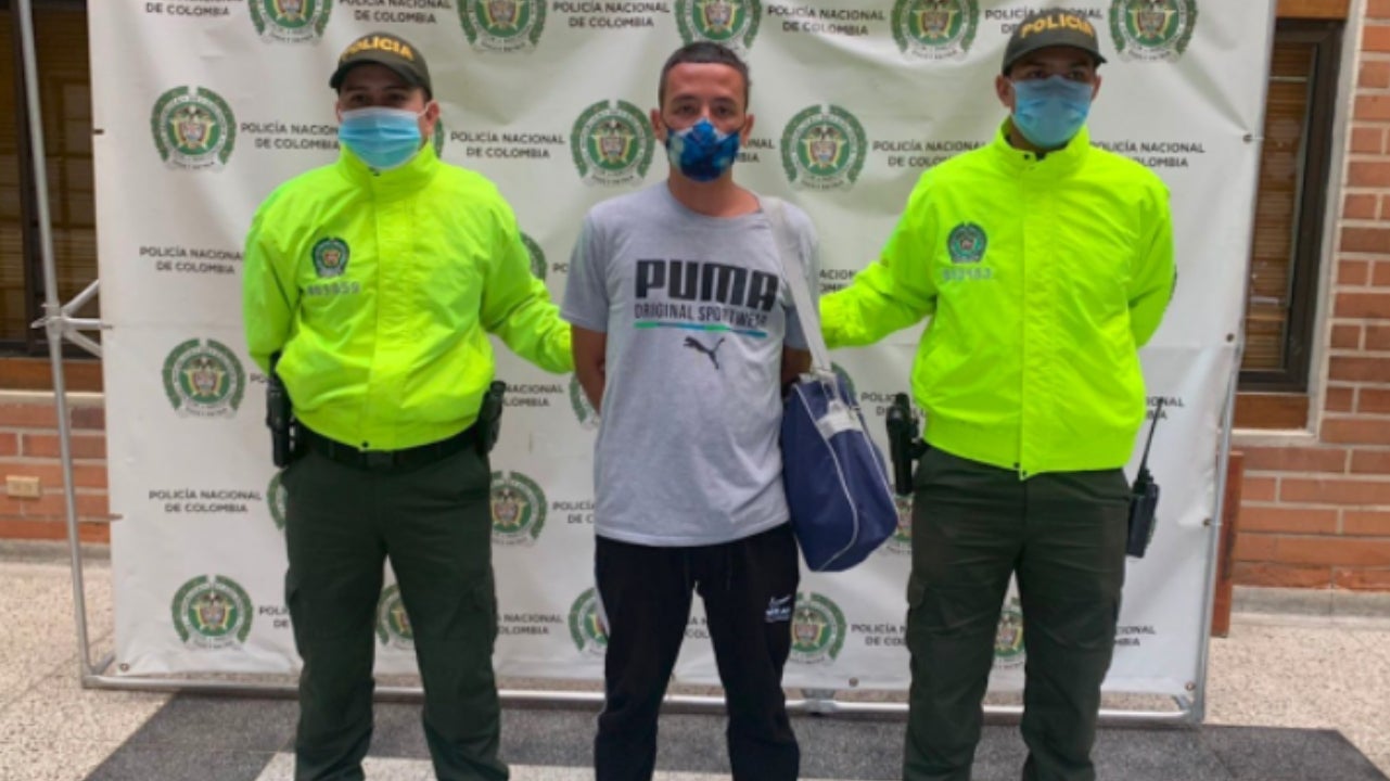 El presunto agresor al parecer, también destruyó varios objetos de la casa.