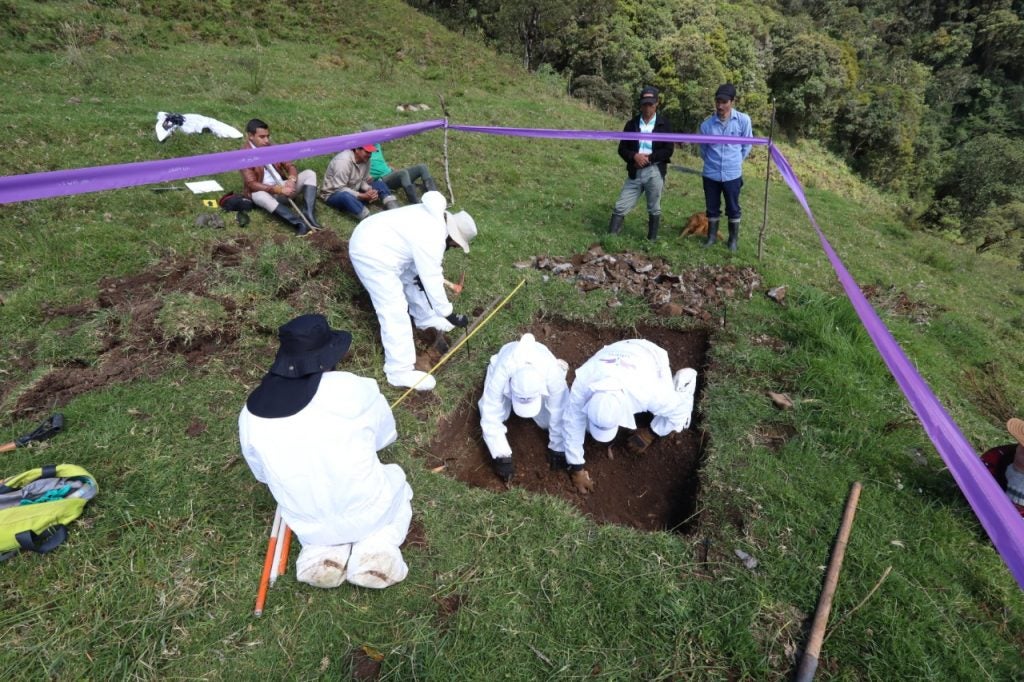 Los restos óseos, que al parecer serían de un menor de edad, ya están en Medicina Legal.