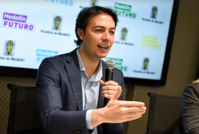 Según Invamer, la aprobación es solo del 43%