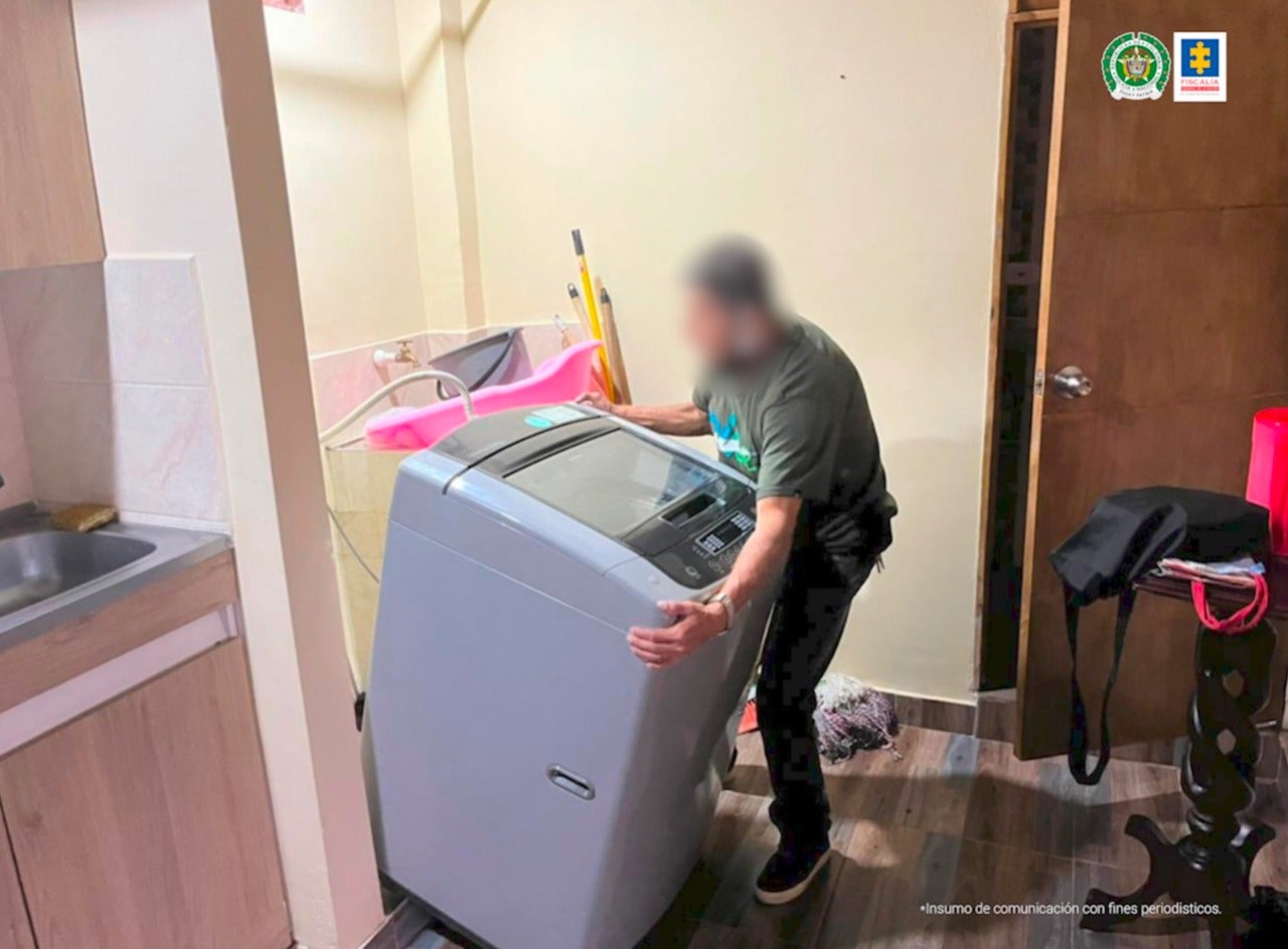 Con acompañamiento de la Policía, tuvo que salir la familia desplazada en Medellín.