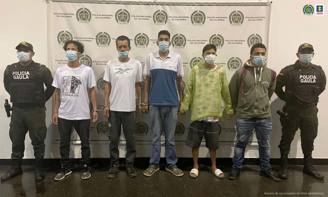 Los cinco capturados por el desplazamiento de la familia.