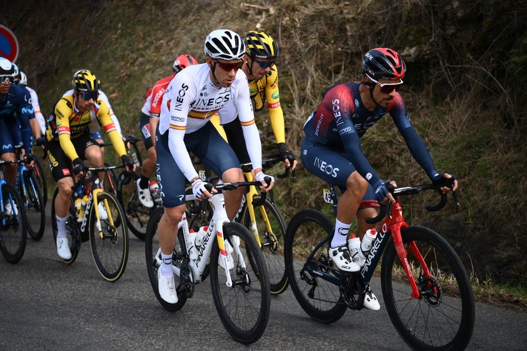 Daniel Martínez y Primoz Roglic en la París Niza 2022