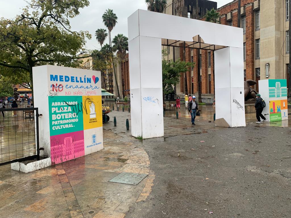 Se robaron las vallas de seguridad del parque Botero de Medellín