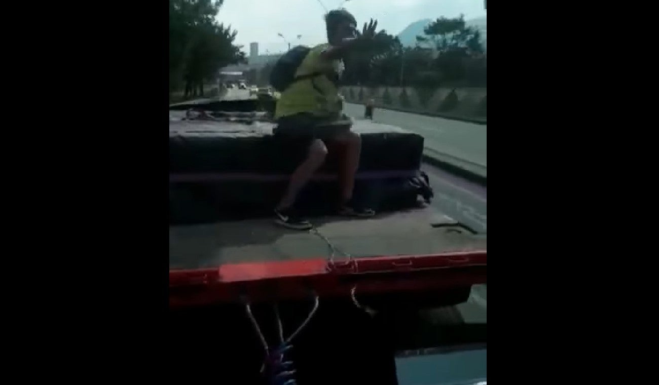 Polizón se subió a tractomula y terminó llorando