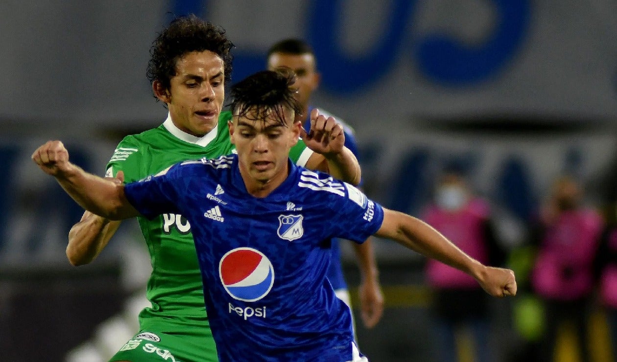 Daniel Ruiz y Daniel Mantilla en en duelo entre Millonarios y Nacional por Liga Betplay.