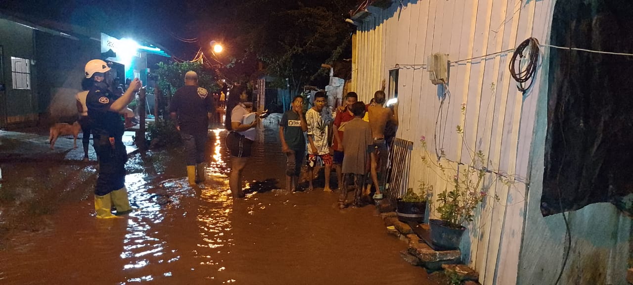 Desbordamientos de los ríos Magdalena y Cauca inundaron cuatro municipios en Antioquia